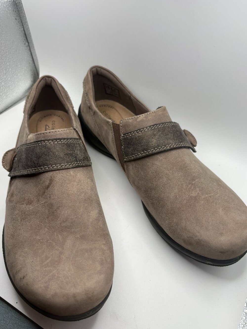 Clarks Collection Women’s Taupe Nubuck Leather Comfort Slip-On Loafers 10W AS IS